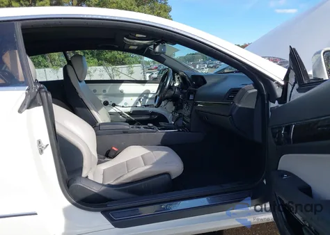 2012 Mercedes-Benz E 350 z USA, uszkodzony, nr VIN WDDKJ5KB2CF171616